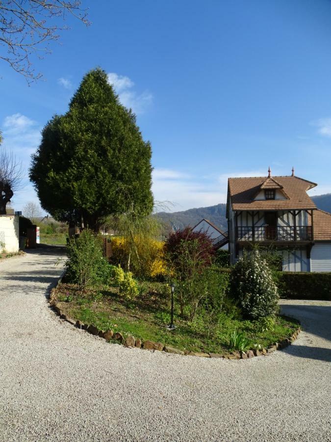 Gites De La Petite Suisse Clecy Exterior photo